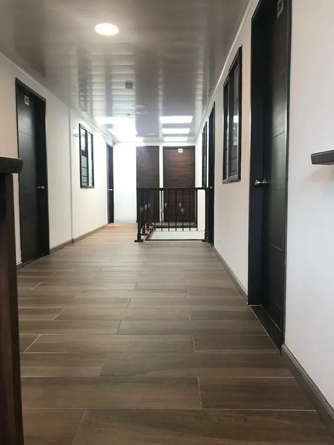 Petite Paris Hotel 波哥大 3*,  哥伦比亚