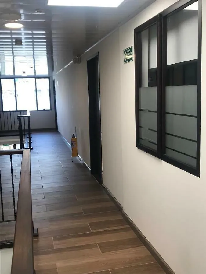 ***  Petite Paris Hotel 波哥大 哥伦比亚