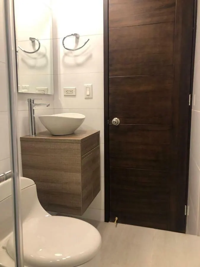 Petite Paris Hotel 波哥大 3*,