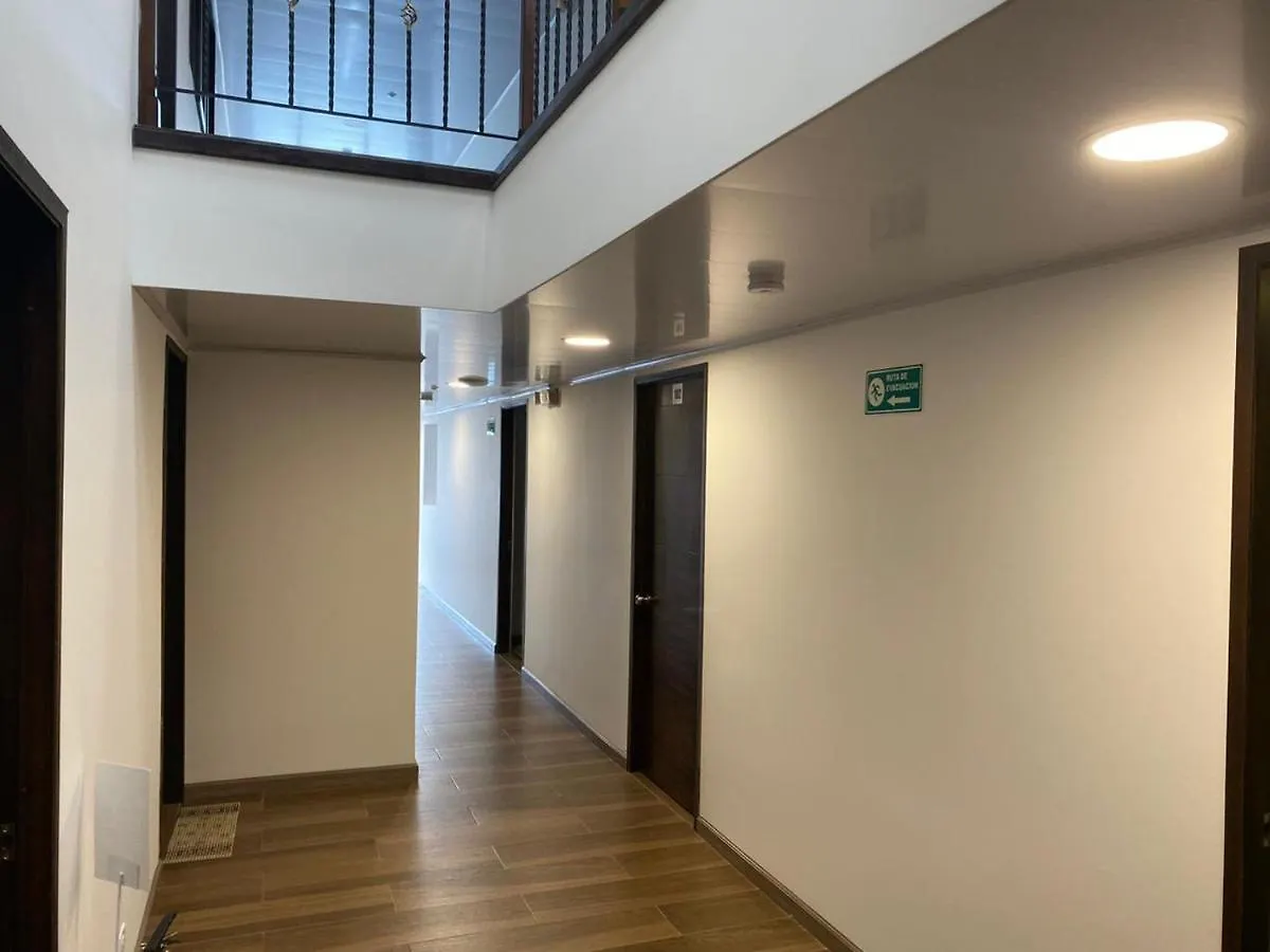 ***  Petite Paris Hotel 波哥大 哥伦比亚